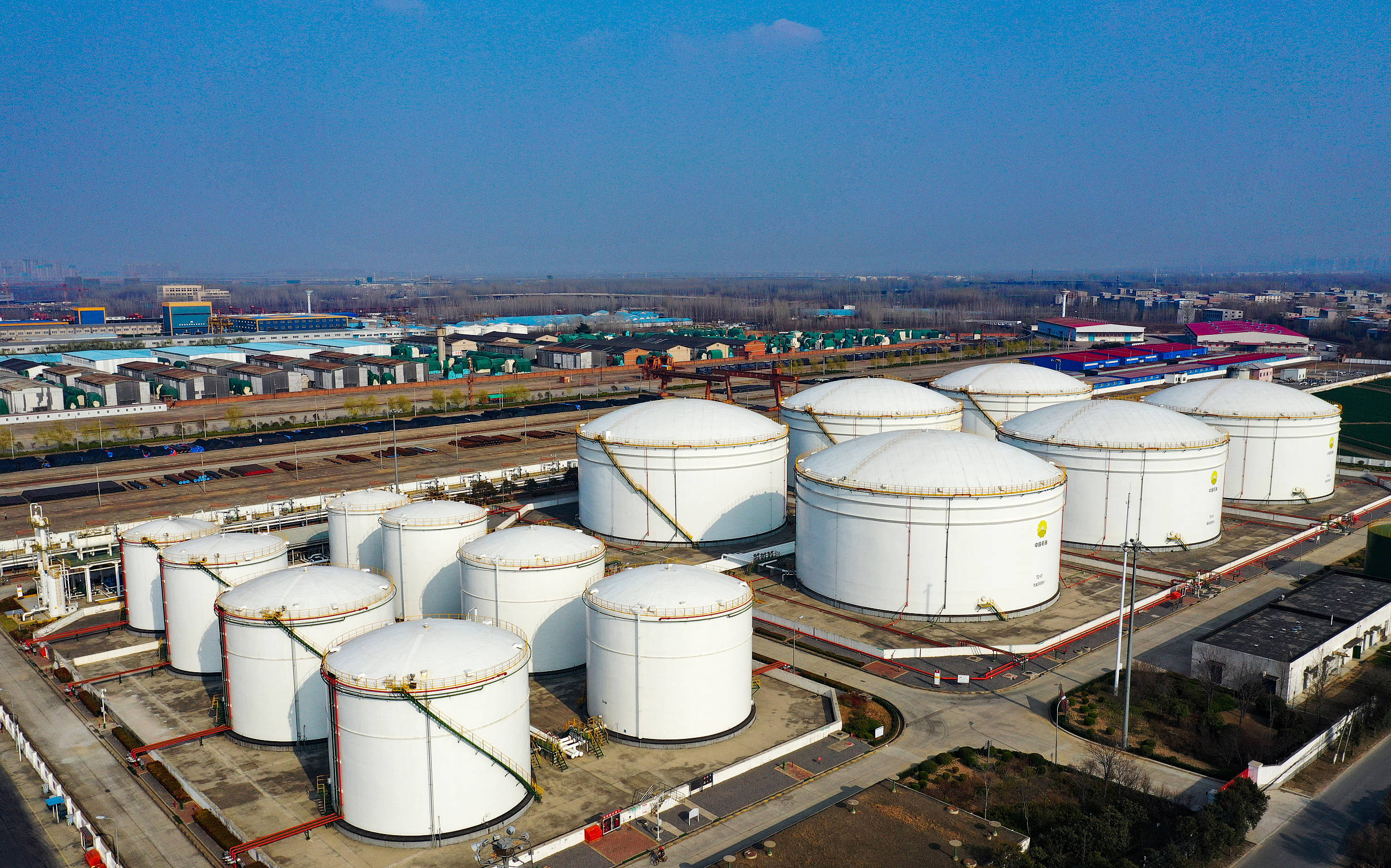 外媒关注中国大宗商品储备情况