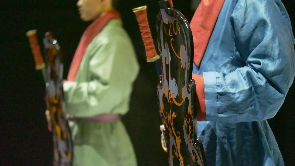李白|时尚守艺人 | 中年李白的衣橱什么样？装束复原小组复原了