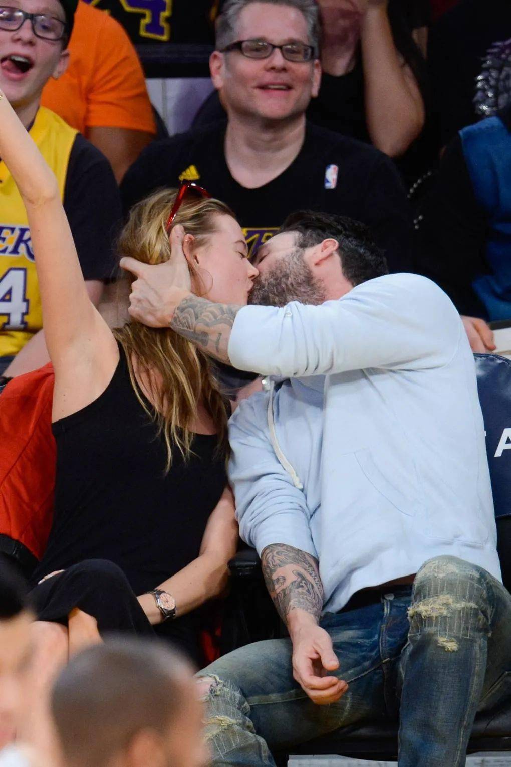 maroon5主唱从花花公子变超级奶爸豪掷3200w美元买农场风豪宅慵懒舒适