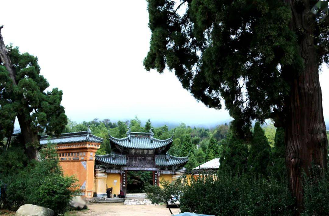 天台山万年寺图片