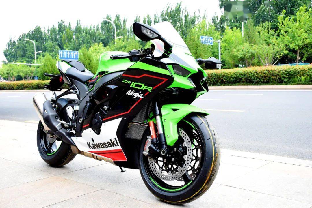 新车到店川崎zx10r