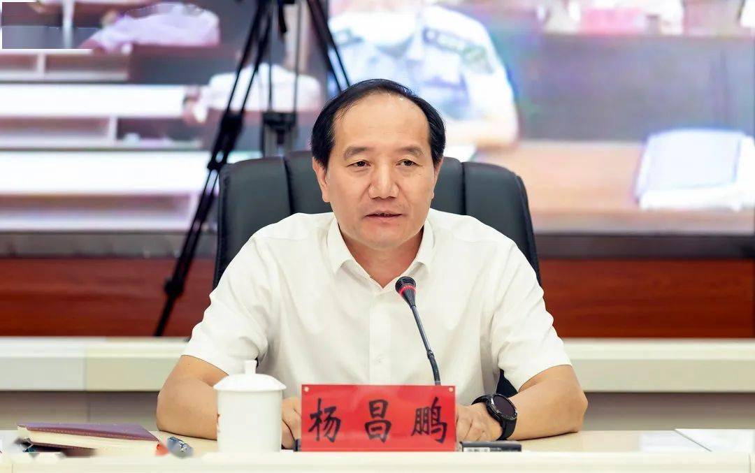 市委常委,毕节军分区政委聂学政主持会议,毕节军分区司令员张东湖讲话