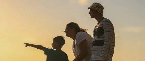 留学生家庭背景曝光 年入不超过30万占了大半 尤其这个群体的家长 砸钱最狠 还不怕输 毕业