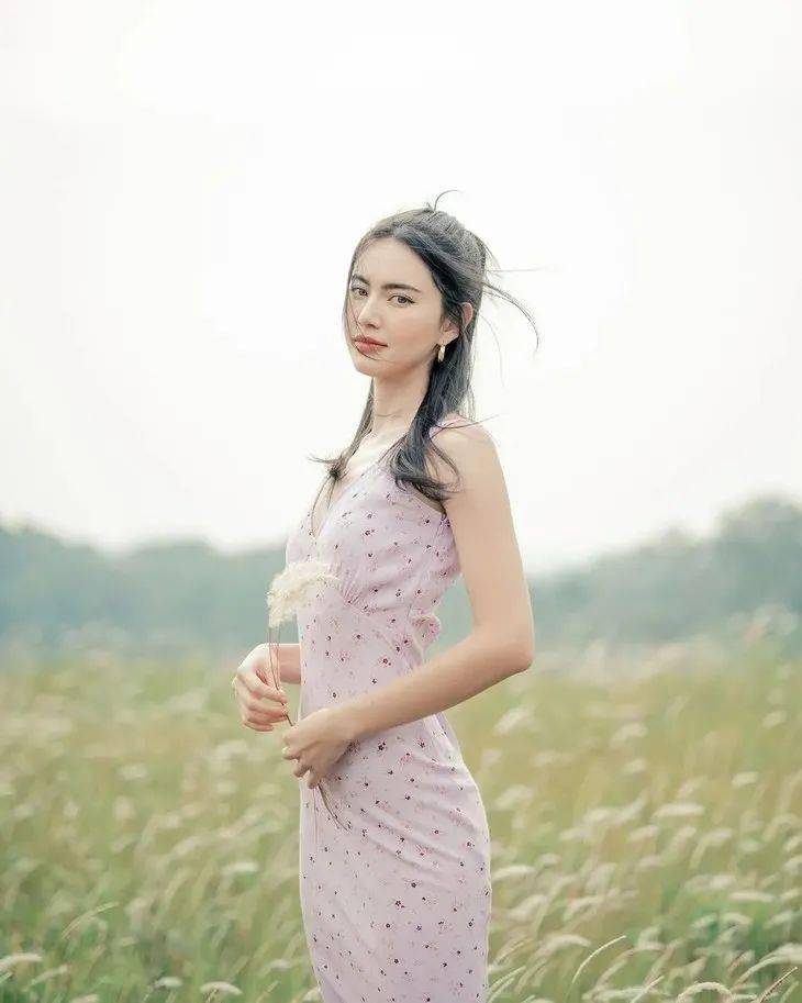 杨采钰|杨采钰，最会穿裙子人设不倒
