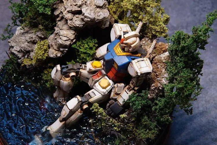 从不跟人交流的"社恐"卖家,造上千个战损高达,全淘宝只两三家