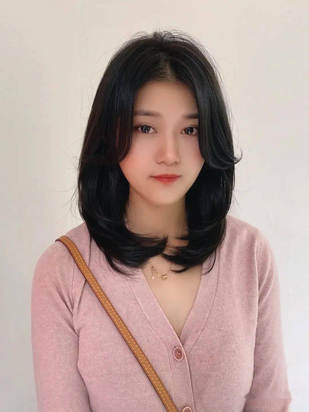 立秋该烫个"内扣烫"发型了