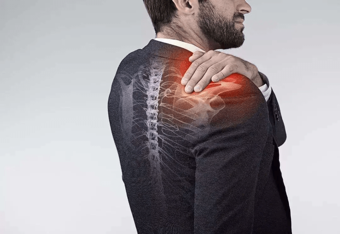 夜间|总喜欢在睡前玩手机的人，用不了多久，这 4 个“痛苦”或许会落你身上！