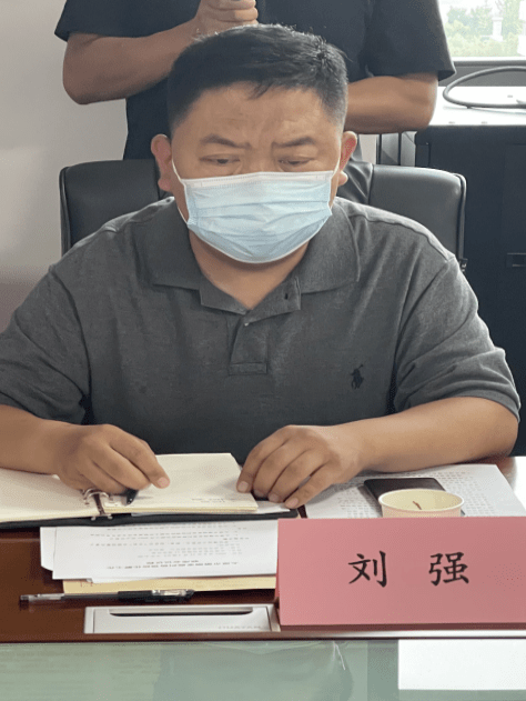 会上,市公安局副局长宋文广,市司法局副局长刘强,市民政局二级调研员