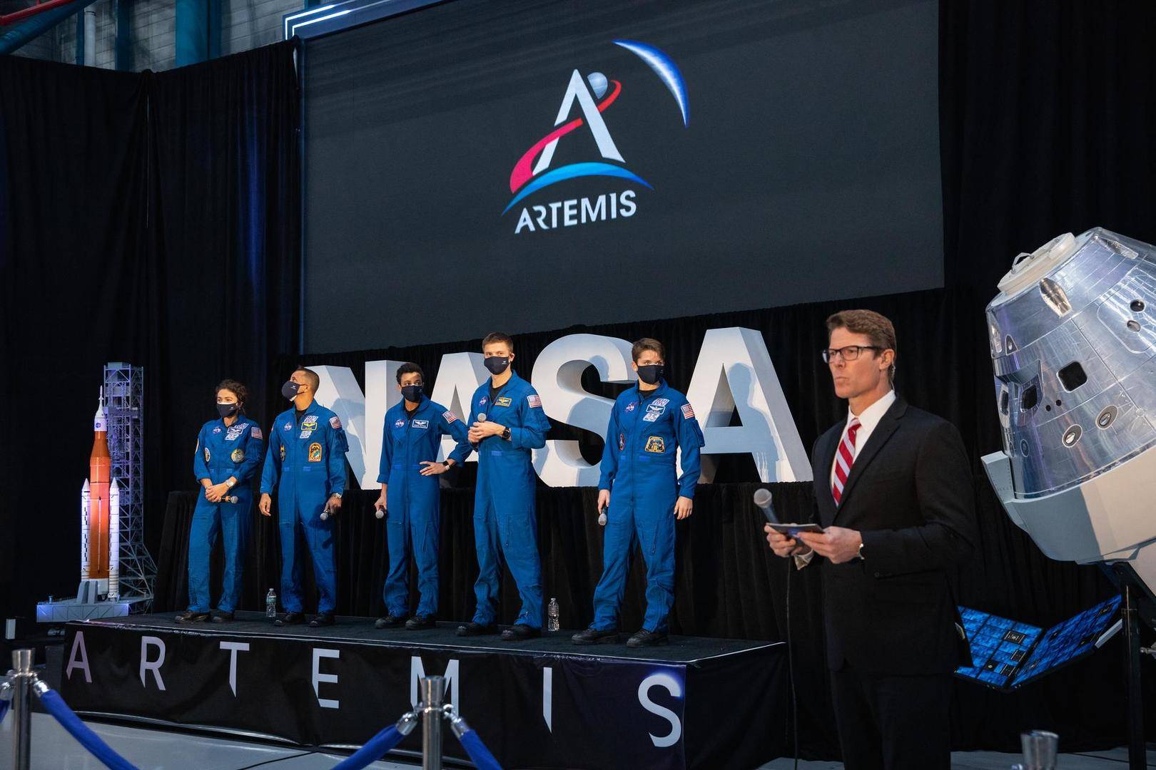 登月|NASA新一代宇航服开发严重延迟，美国2024年载人登月“流产” 马斯克：让SpaceX来！