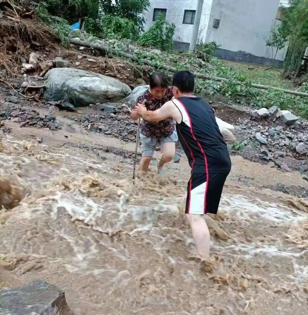 打好两场硬仗构筑双重防线济源全力做好灾后重建和疫情防控工作