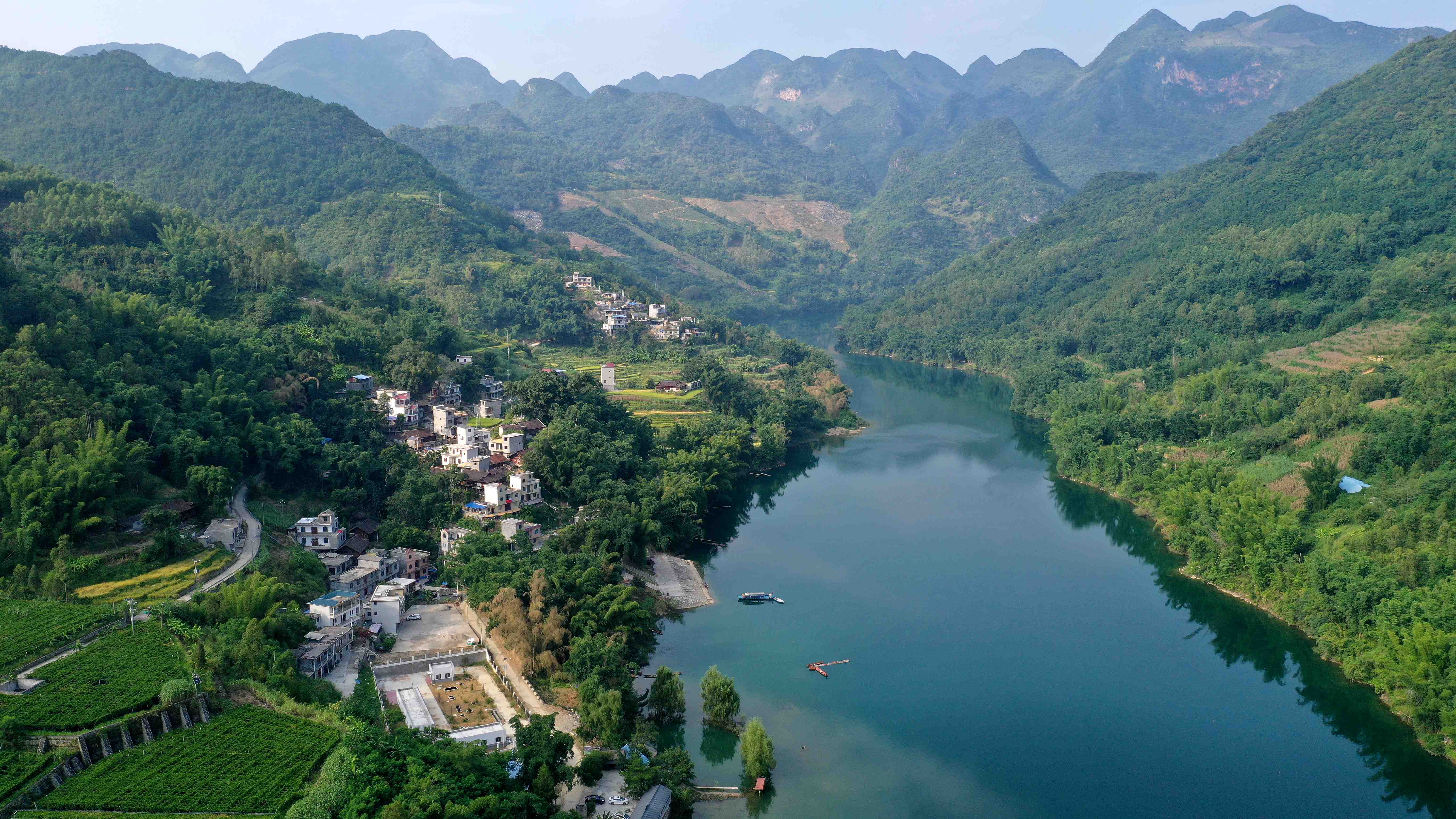 安龙古吊脚楼修缮留住文化记忆