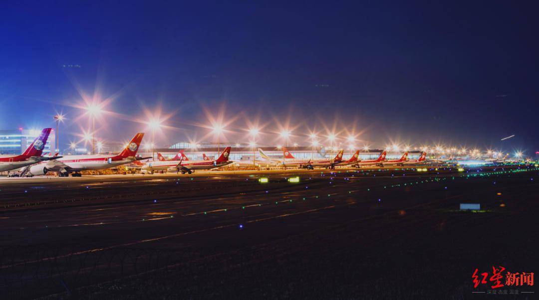 双流国际机场|平均每天“拦截”1.8例阳性感染者！成都这样坚守“西大门”