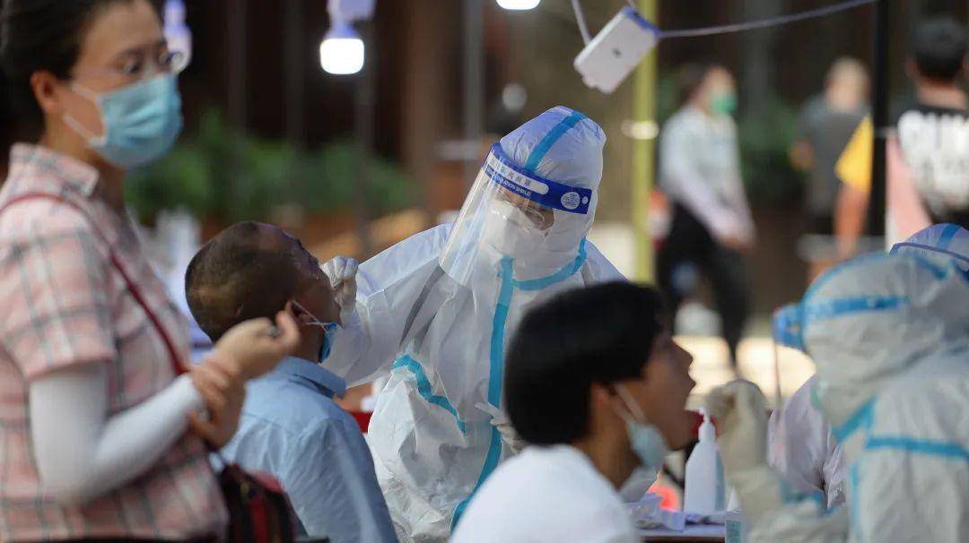 双流国际机场|平均每天“拦截”1.8例阳性感染者！成都这样坚守“西大门”