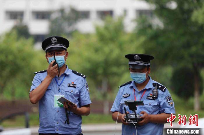 crowd|Drones help control the outbreak in Wulingyuan, Zhangjiajie.