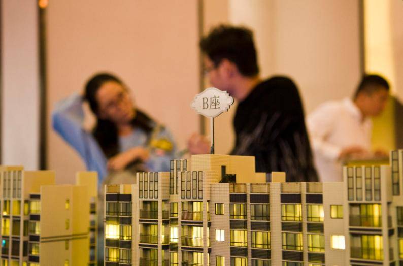 密集调控下的房产中介有人三个月没开单深圳数千人转行