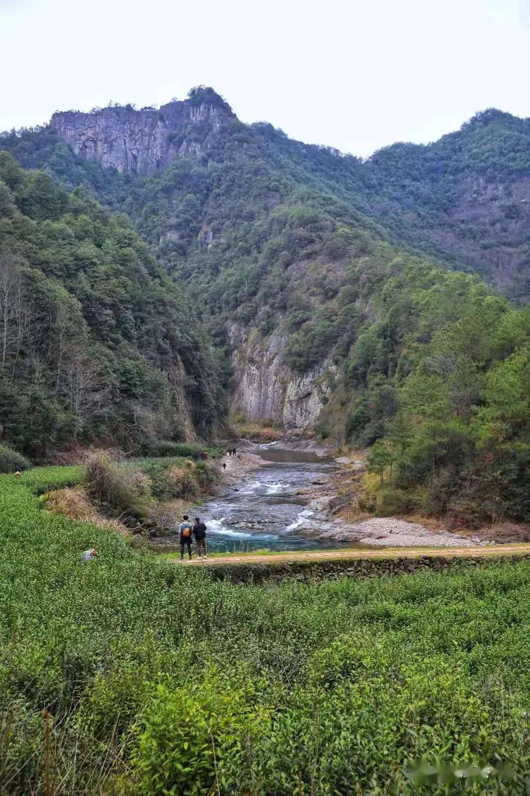 旅行團建新昌徒步絕美安山古道十九峰重溫玻璃棧道胡巴巴探索星球團建