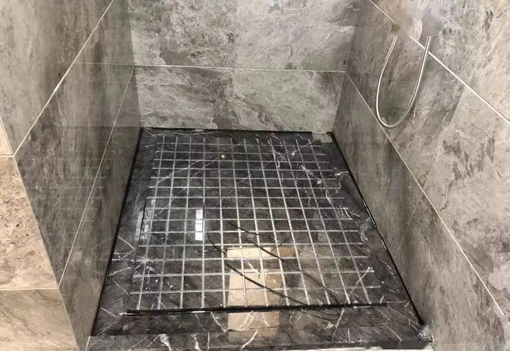 卫生间淋浴房地面图片