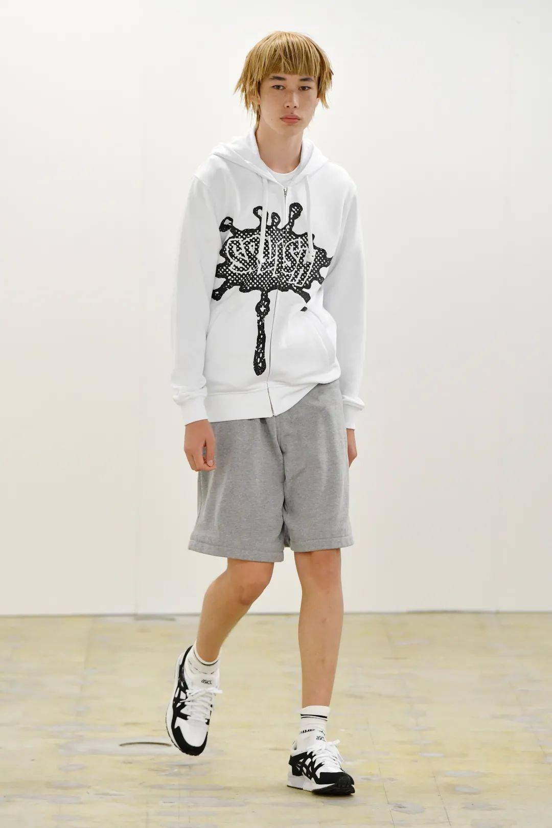 过服装设计|川久保玲：人“狠”话不多！时尚界的破坏者设计的衬衫有何不同？