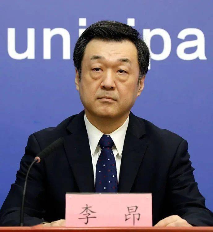 北京市卫生健康委员会副主任李昂介绍我市医疗机构进一步做好疫情防控