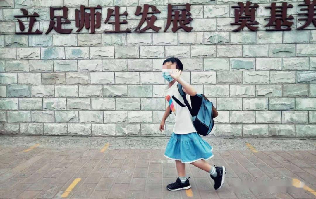 品牌|男孩都开始穿裙子了，怎么还在流行男女同款｜明日浪潮