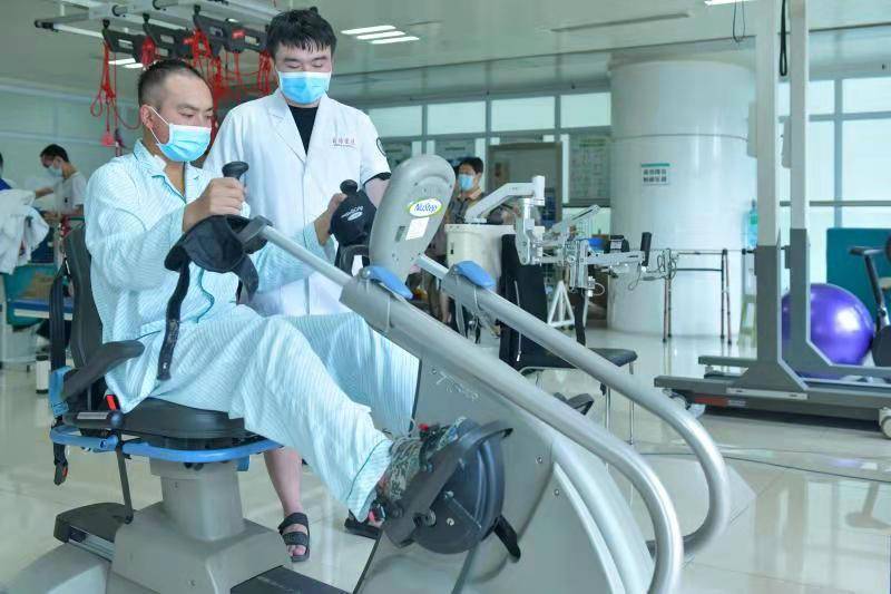 右腿|边防战士突发血栓 一场跨越三千公里的生命接力