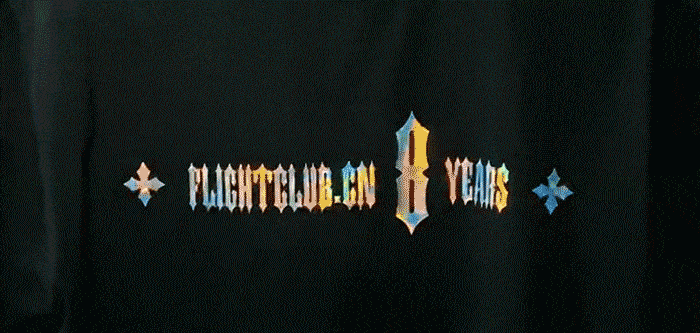 反光|小姐姐上身示范！「FC 八周年纪念 T 恤」炫彩反光超抢眼！