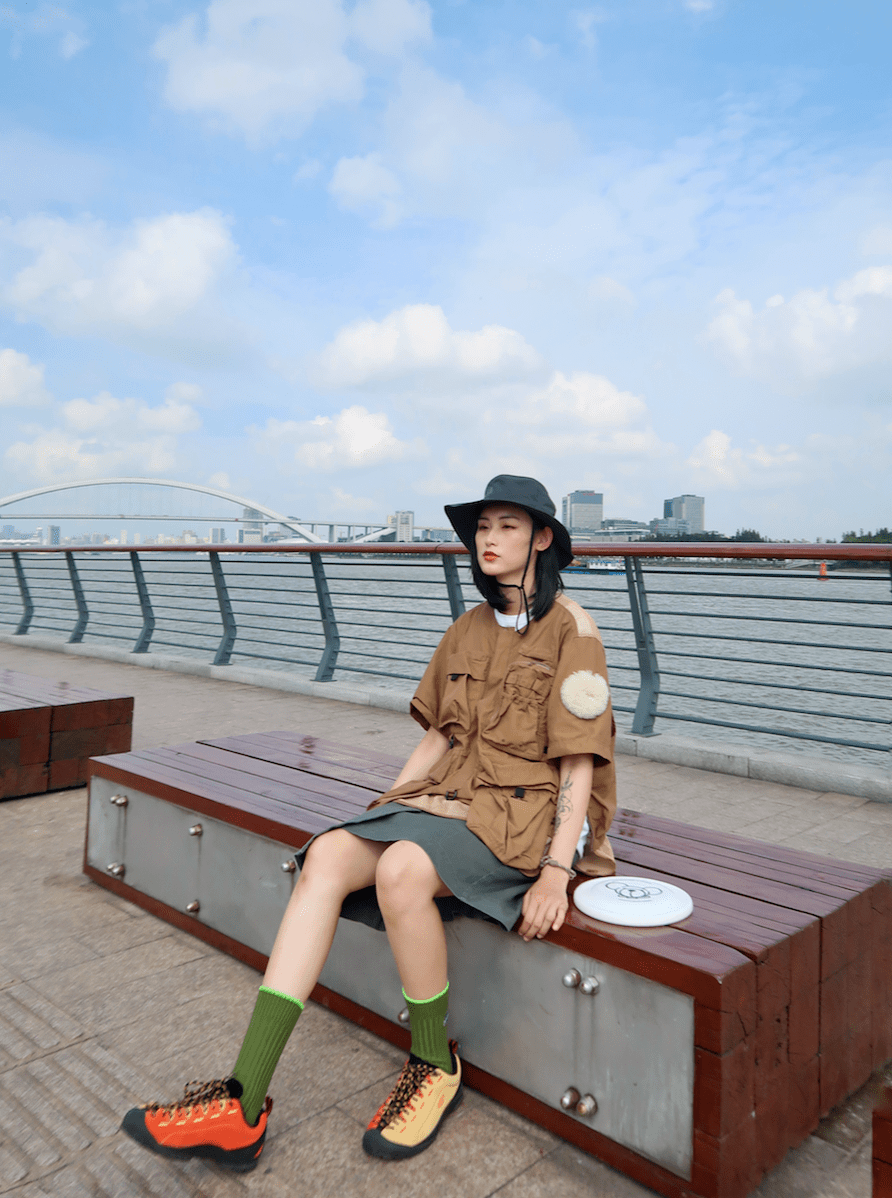 什么|6位时尚达人诠释,女生如何快速上手玩转 Urban Outdoor 风格