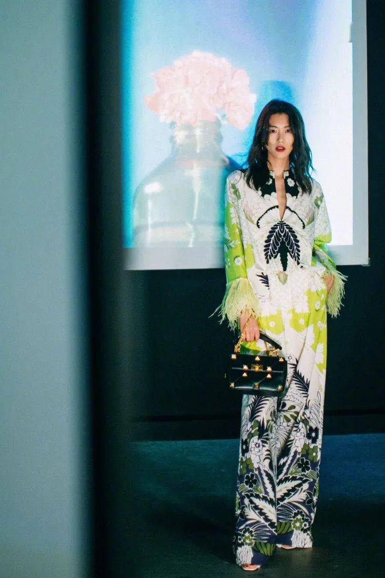 伊丽莎白·泰勒|乔晶晶于途的高甜戏，全被它抢镜了！