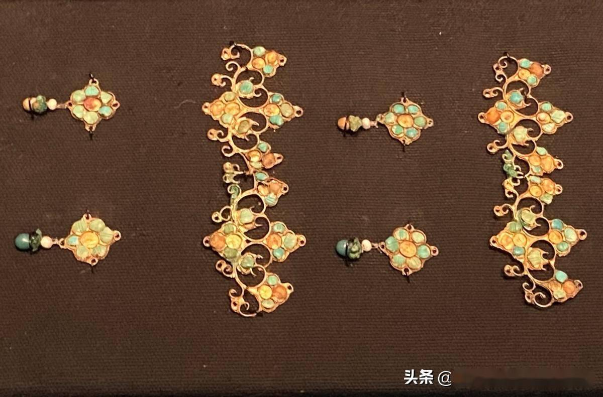唐代李倕公主墓冠饰图片