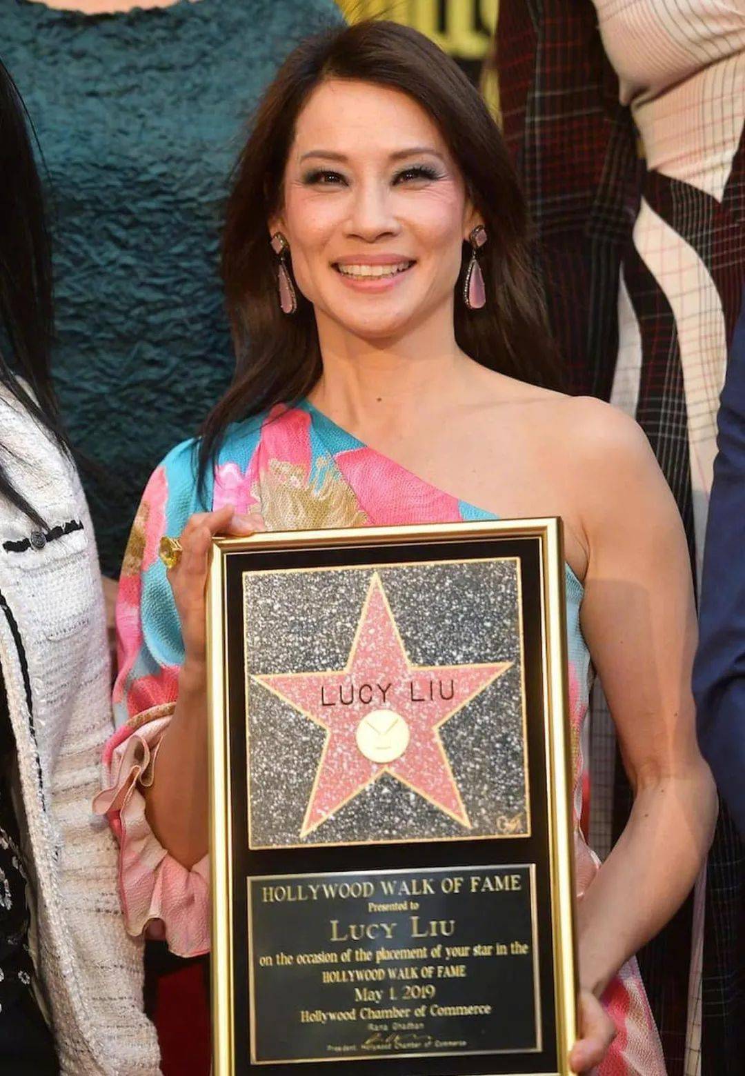 西方人|复古黑发美人，秋冬强势回归