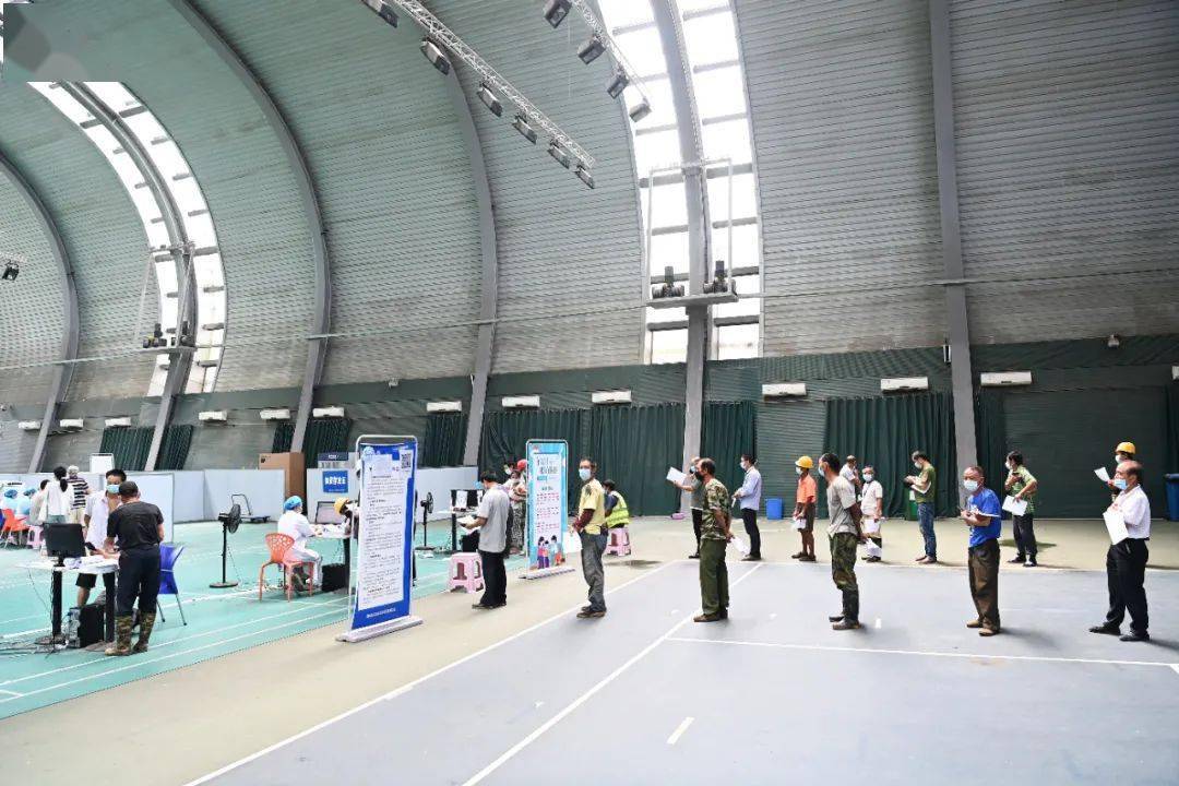光谷为4000名建筑工人集中接种新冠疫苗