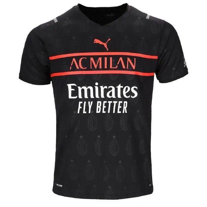 队徽印满了球衣,胸前"ac milan"字样和制造商puma的logo则为红色,bit