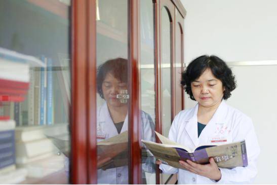 裴瑞霞|“望闻问切”寻病因 “中药加减”解病痛