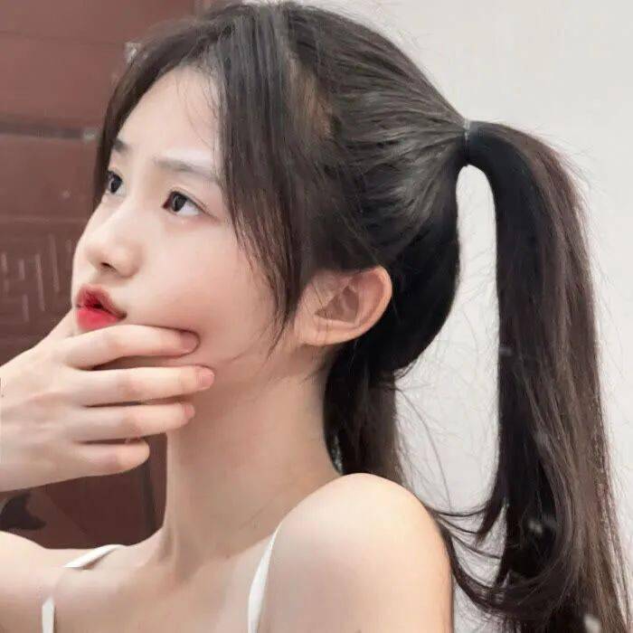 人间|女生头像 | 风月都好看，人间也浪漫