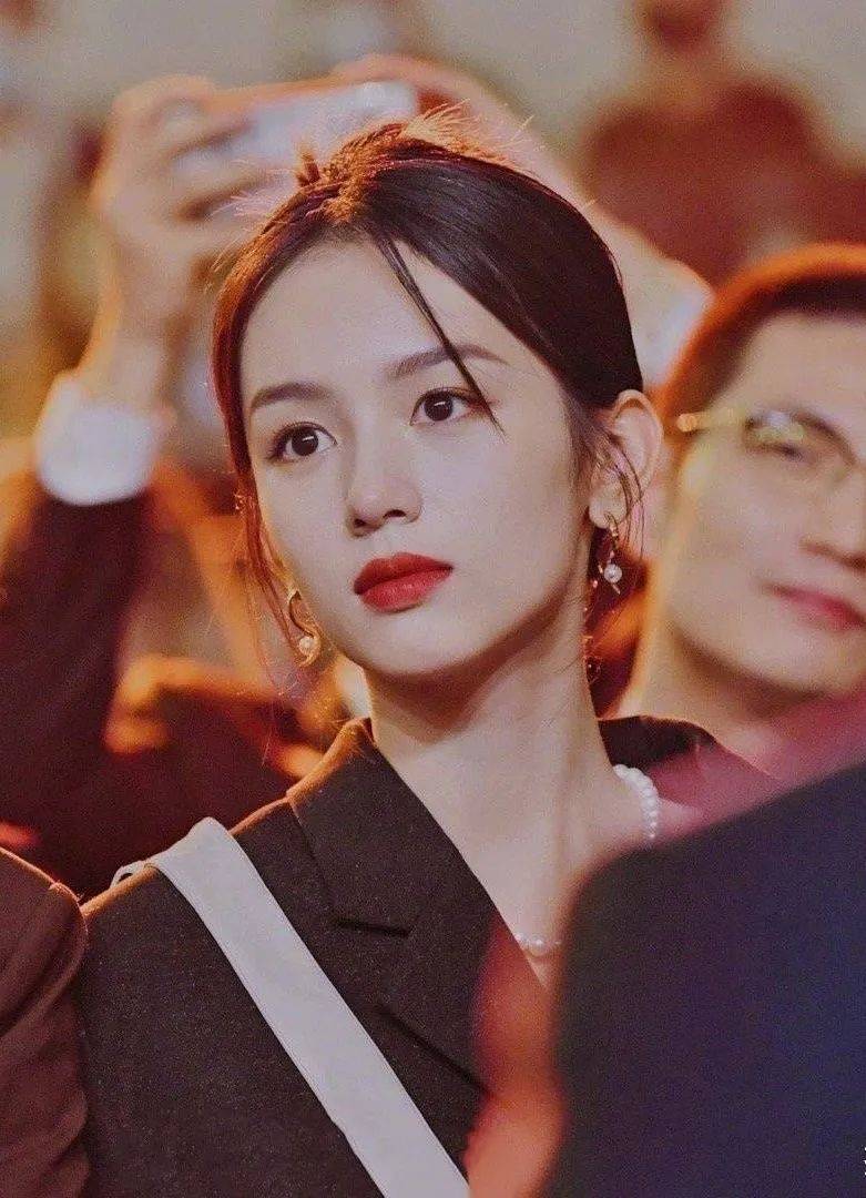 出圈|会穿的人那么多，为什么她们三个能火出圈？
