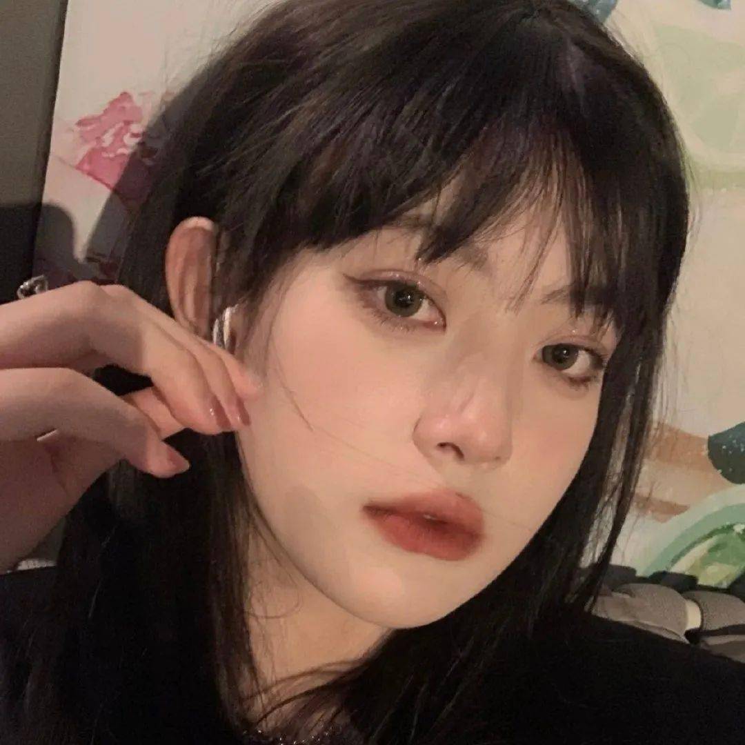 人间|女生头像 | 风月都好看，人间也浪漫