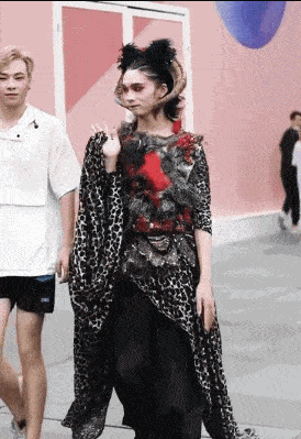 成都|运动裤球鞋配长衫，这就是潮流圣地太古里吗？梁龙看了都自愧不如