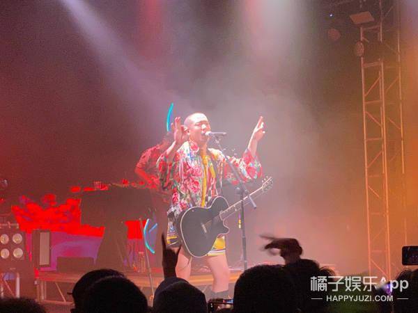 成都|运动裤球鞋配长衫，这就是潮流圣地太古里吗？梁龙看了都自愧不如