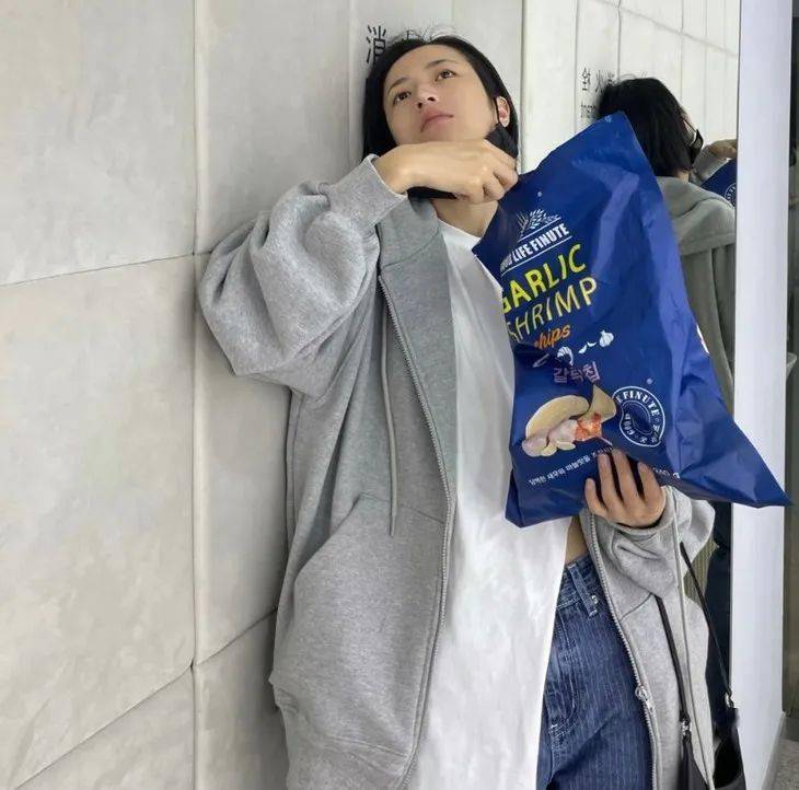 套装|衣品挖绝机 | 女明星：三五百的某宝套装真好穿