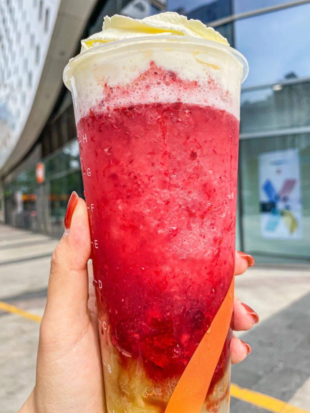 在大众点评首页,经常能看到各种达人推荐,雪顶系列更是超多人喜欢