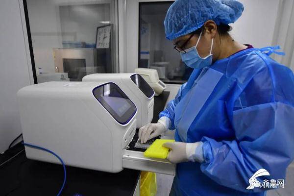 争分夺秒|为病例诊断“一锤定音”，为疫情防控“争分夺秒” 这就是新冠病毒检测员的日常工作