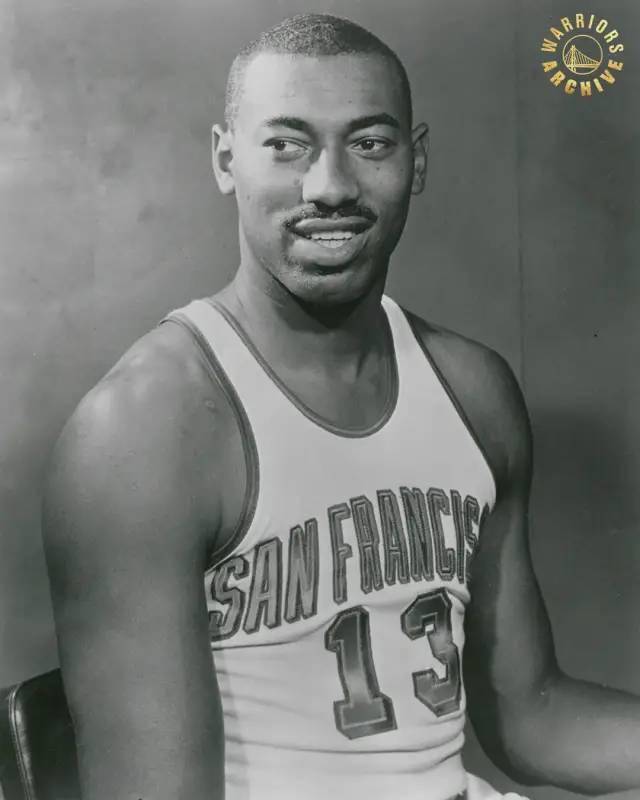 纪念张伯伦85岁生日!湖人勇士官方发声,美媒晒传奇100分经典照_nba