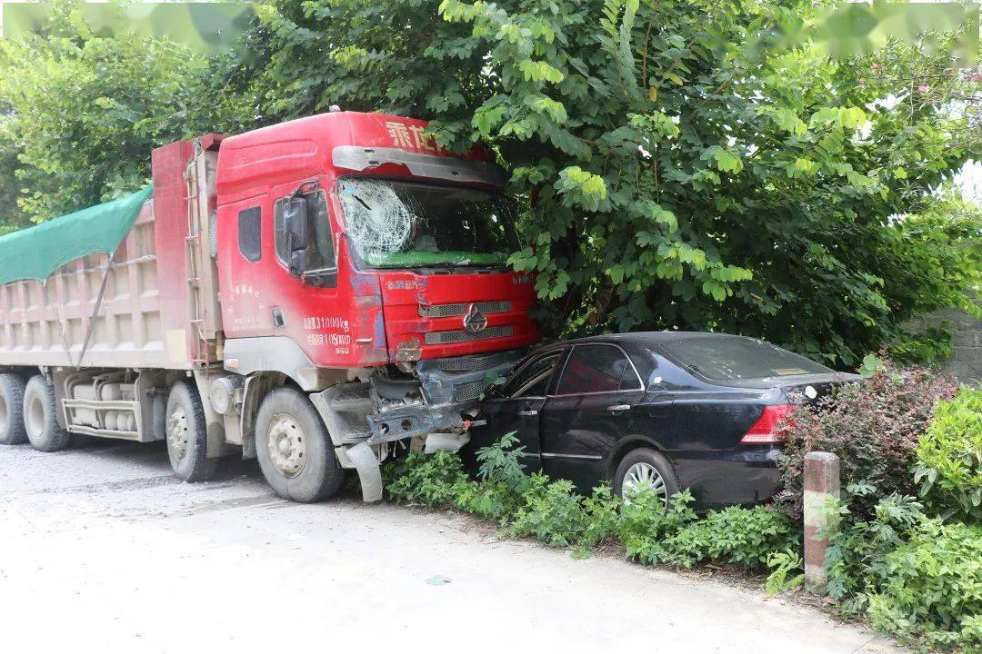 都安发生两起交通事故有人受伤