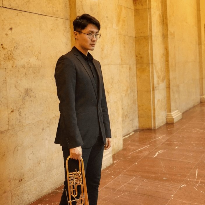 上海大剧院2021-22演出季邀请上海歌剧院院长,著名指挥家,钢琴家许忠