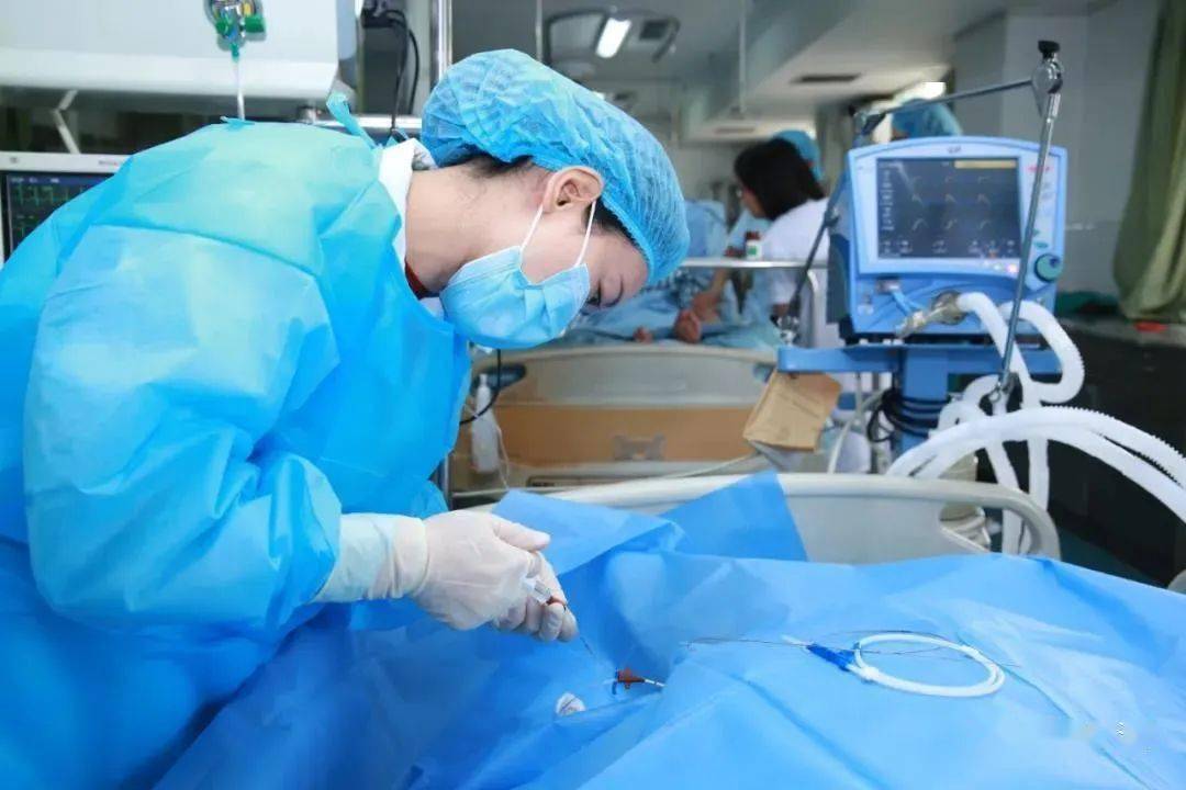 人才故事荟邓琳以生命的名义致敬医者仁心