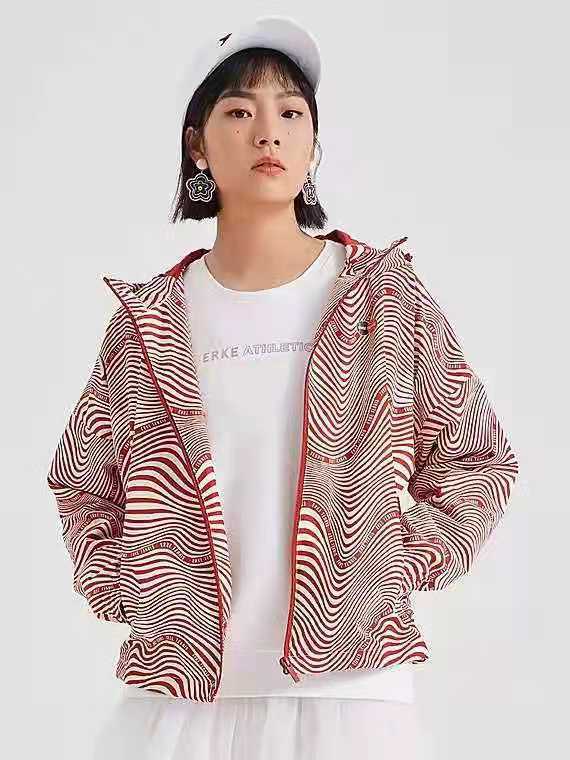 时尚|购时髦：技术不够装备来凑 那些好看又实用的运动服饰|封面天天见·逛姐出街