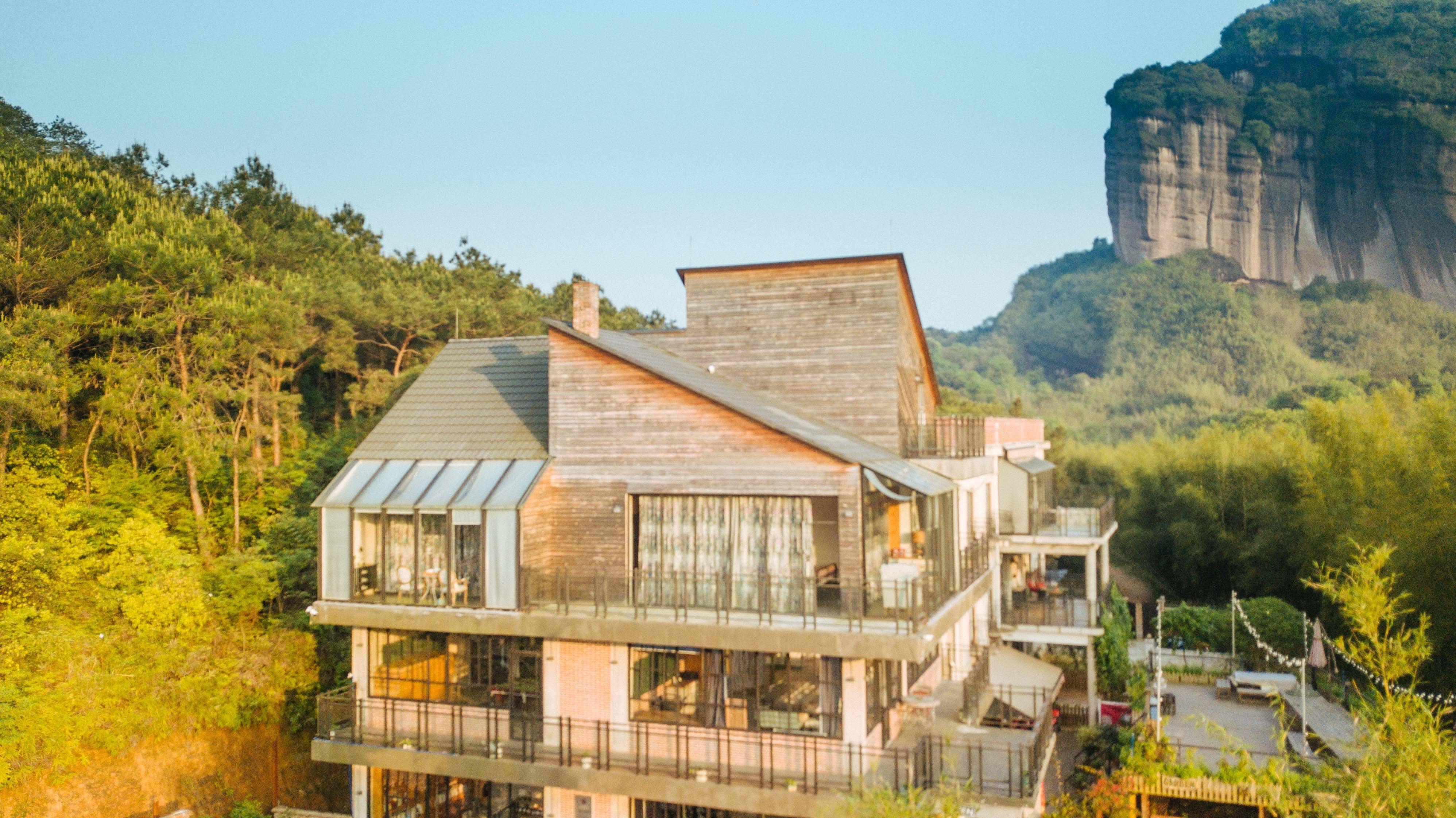 丹霞山下的乌有民宿,这里的生活过得太好了吧