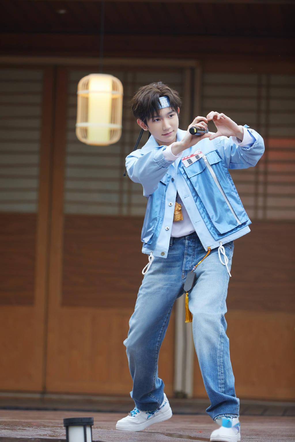 App|《奇异剧本鲨》最新正片上线 人狠话不多的嘻帅王源本次只想拿第一！