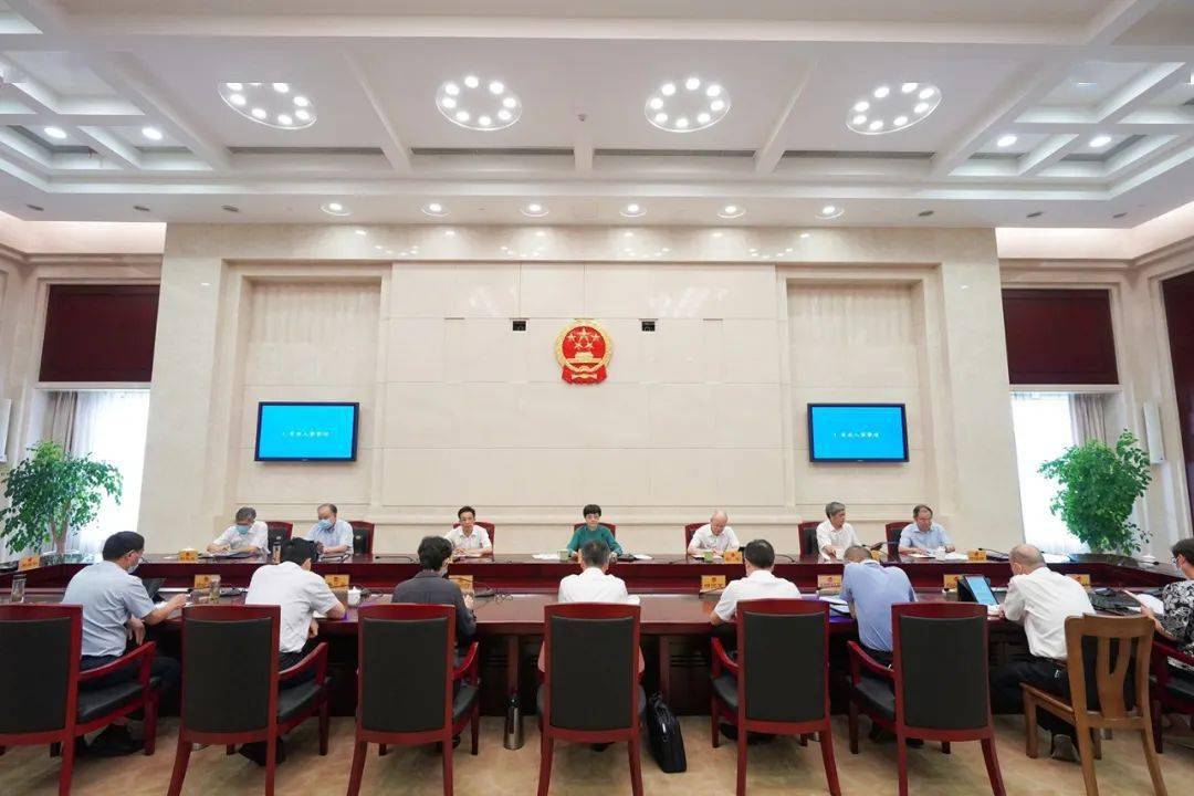 市十五届人大常委会召开第九十五次主任会议