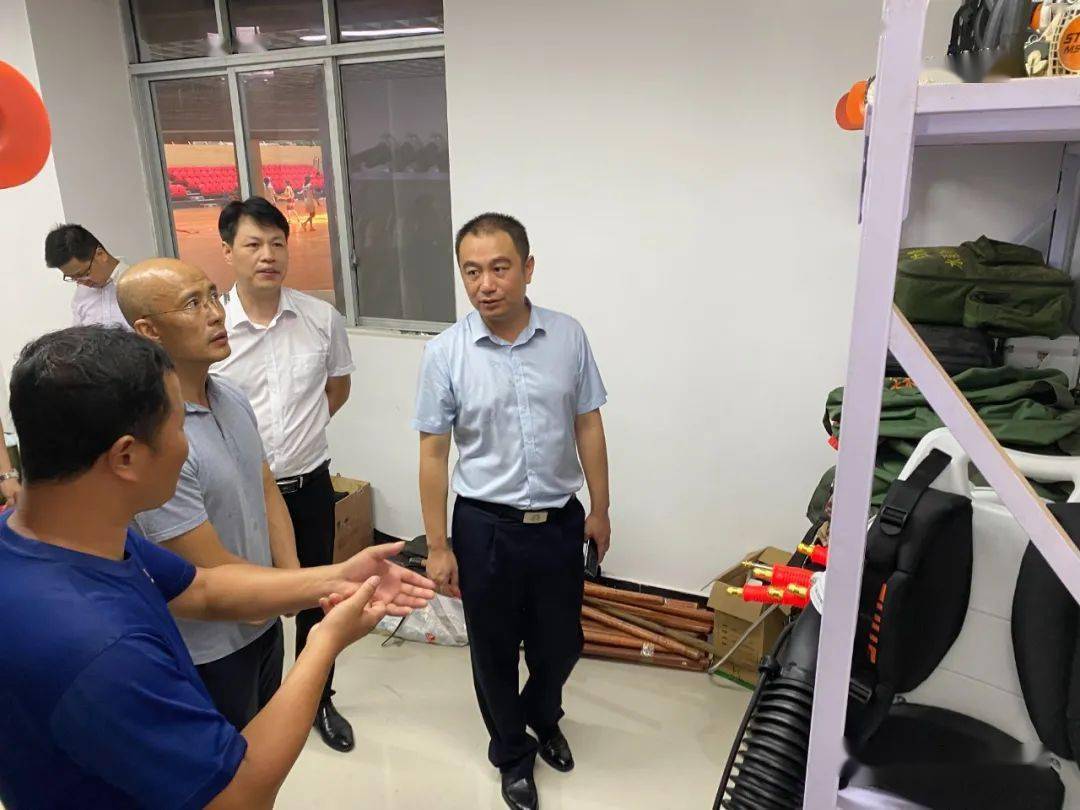 副县长县公安局局长文彬同志到专业森林消防队调研